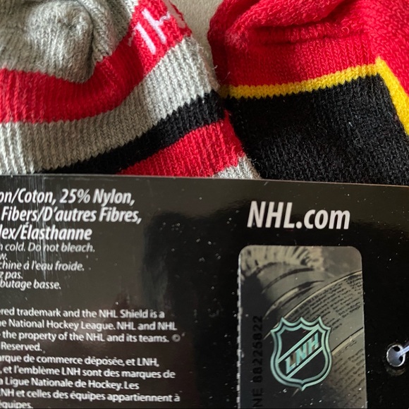 Calgary Flames 0-9 mths Cotton NWT (12 pair 3x4pairs) - Picture 3 of 4
